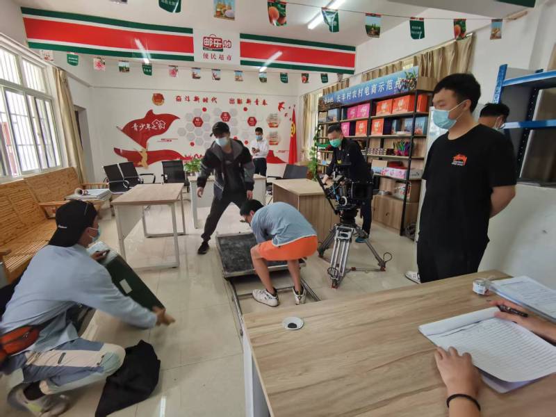 追星女孩心理学分析报告：都兰县广告片拍摄公司揭秘饭圈应援式传播逻辑